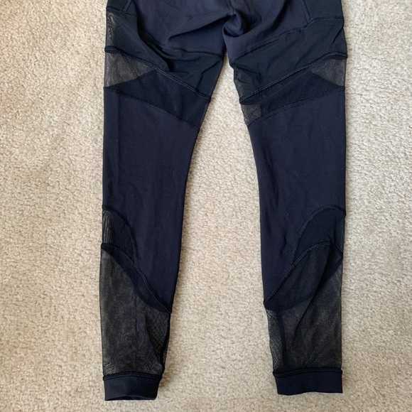 Lululemon size 6 pants see through mesh - Picture 6 of 9